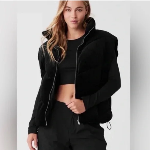ALO Yoga Black Corduroy Puffer Vest - Picture 4 of 6
